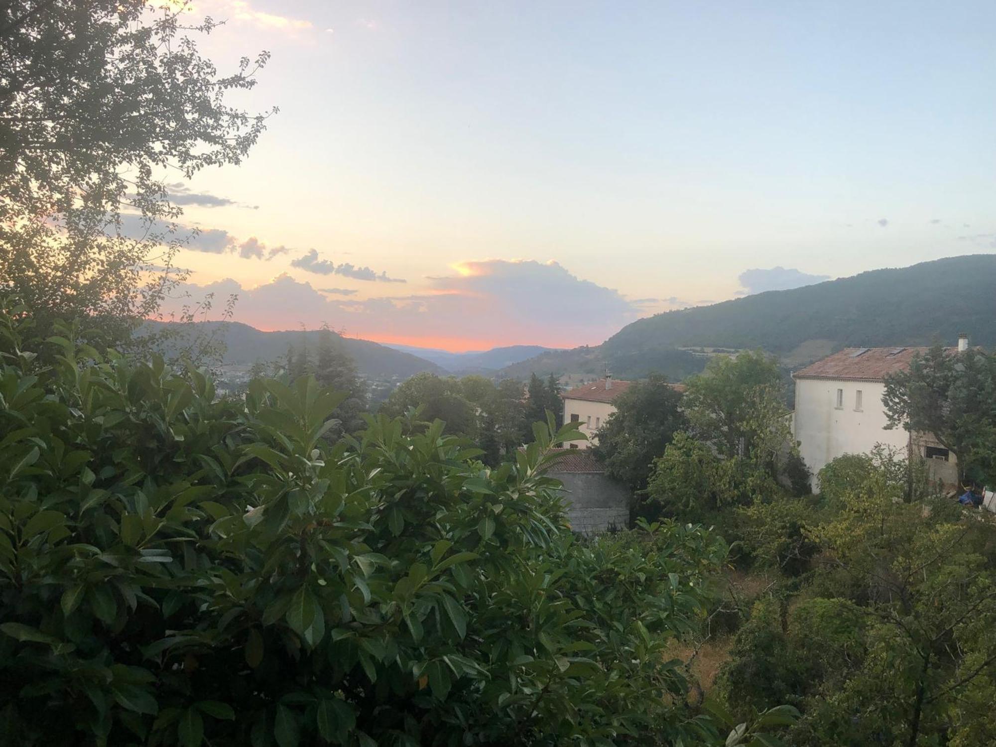 Nid Douillet - Les Fargettes - Superbe Vue - Charmante Petite Maison Avec Jardin - 2 Pieces A Privas Εξωτερικό φωτογραφία